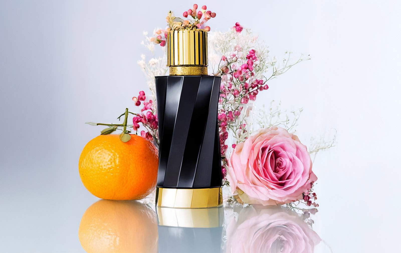 Versace Rose Flamboyante — тонкий баланс цветочных и землистых оттенков