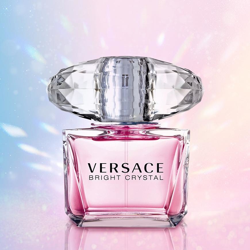 10 духов, похожих на Versace Bright Crystal: свежесть и нежность цветочных лепестков